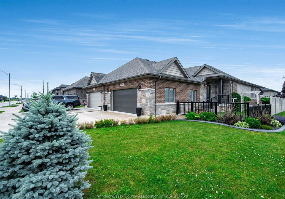 1-woodland-street-kingsville-ontario-26015250