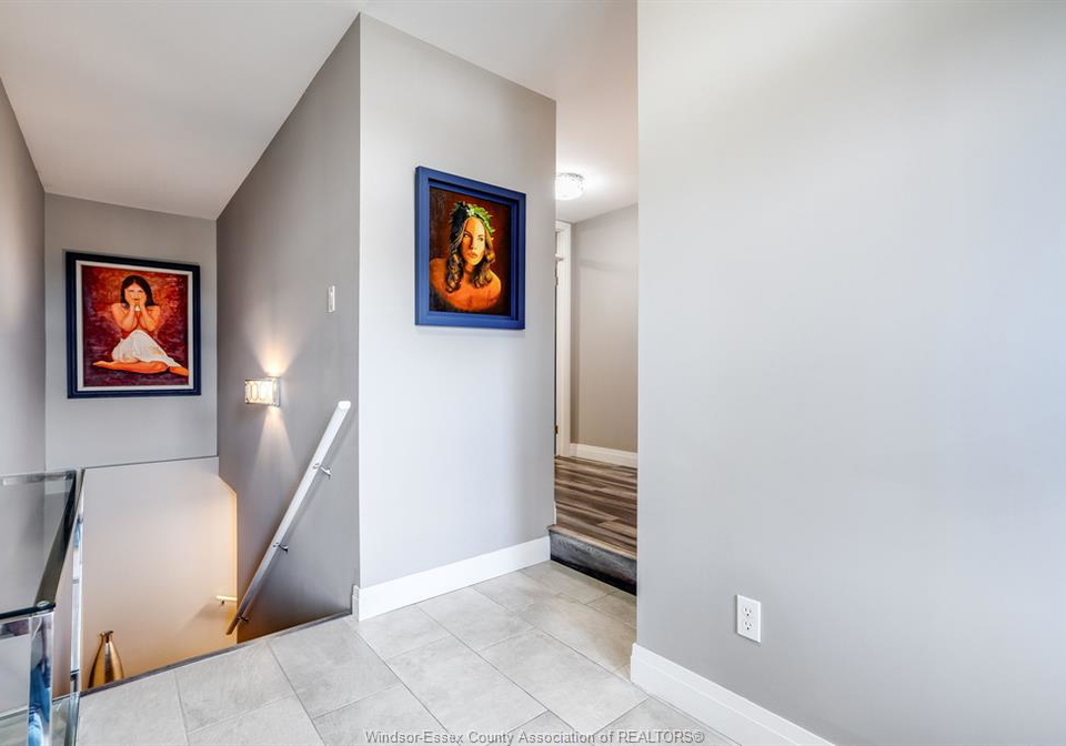 1-woodland-street-kingsville-ontario-26015250