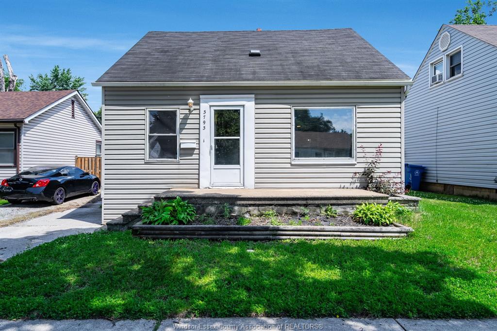 3793-vaughan-windsor-ontario-26015274