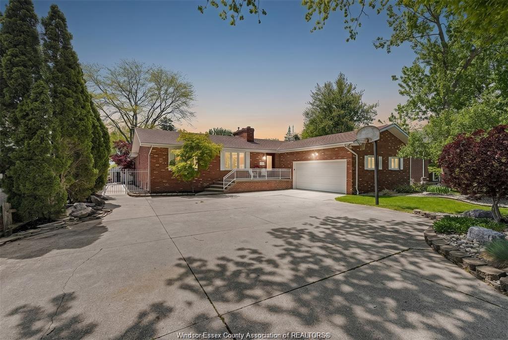 274-irwin-essex-ontario-26015309