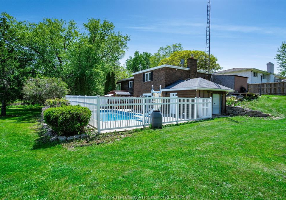 1838-seacliff-drive-kingsville-ontario-26015316