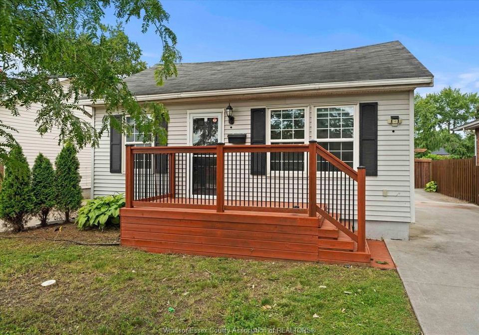 1330-central-avenue-windsor-ontario-26015317
