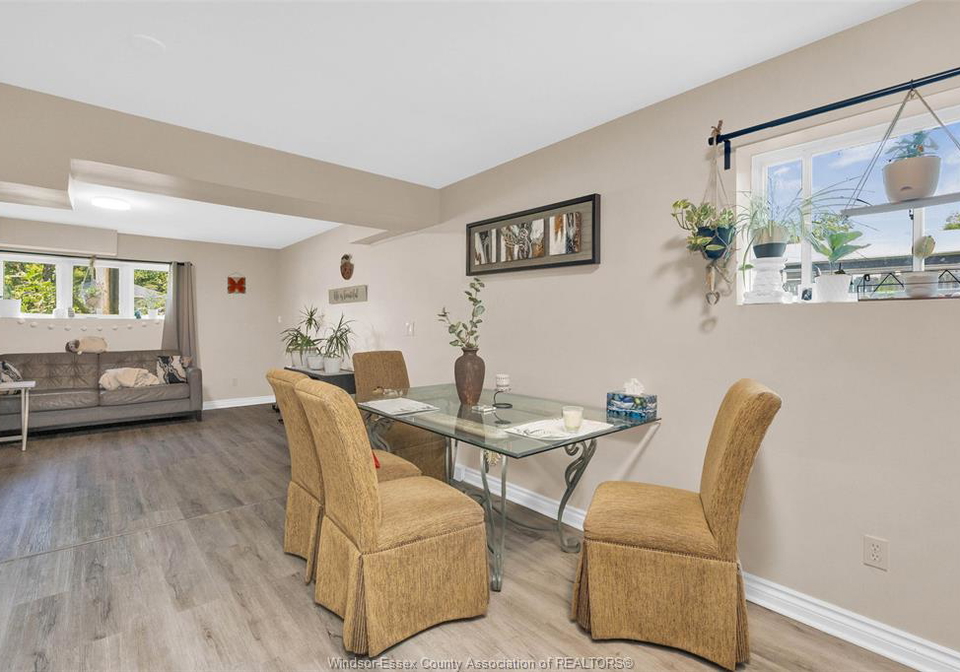 4851-matchett-windsor-ontario-26015323
