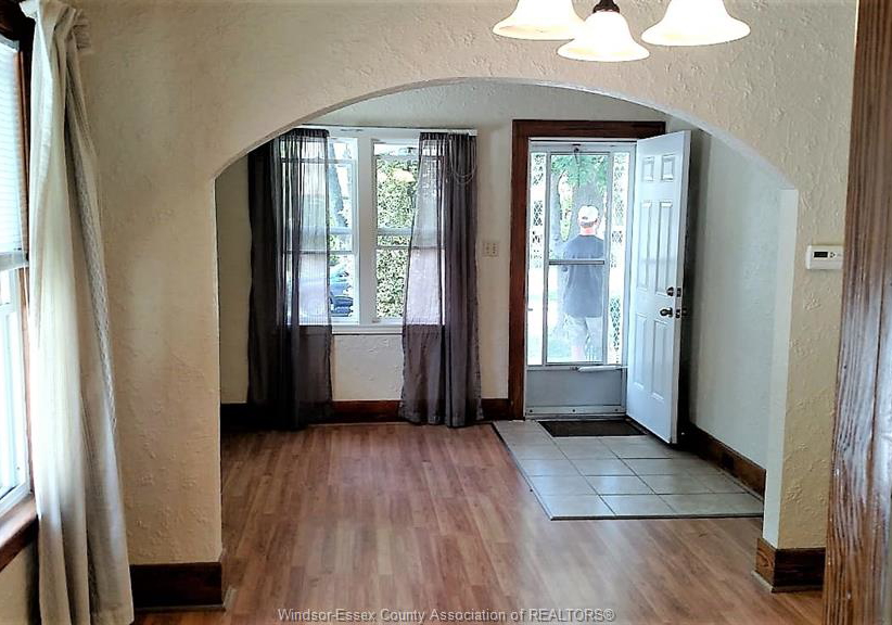 751-randolph-windsor-ontario-26015327