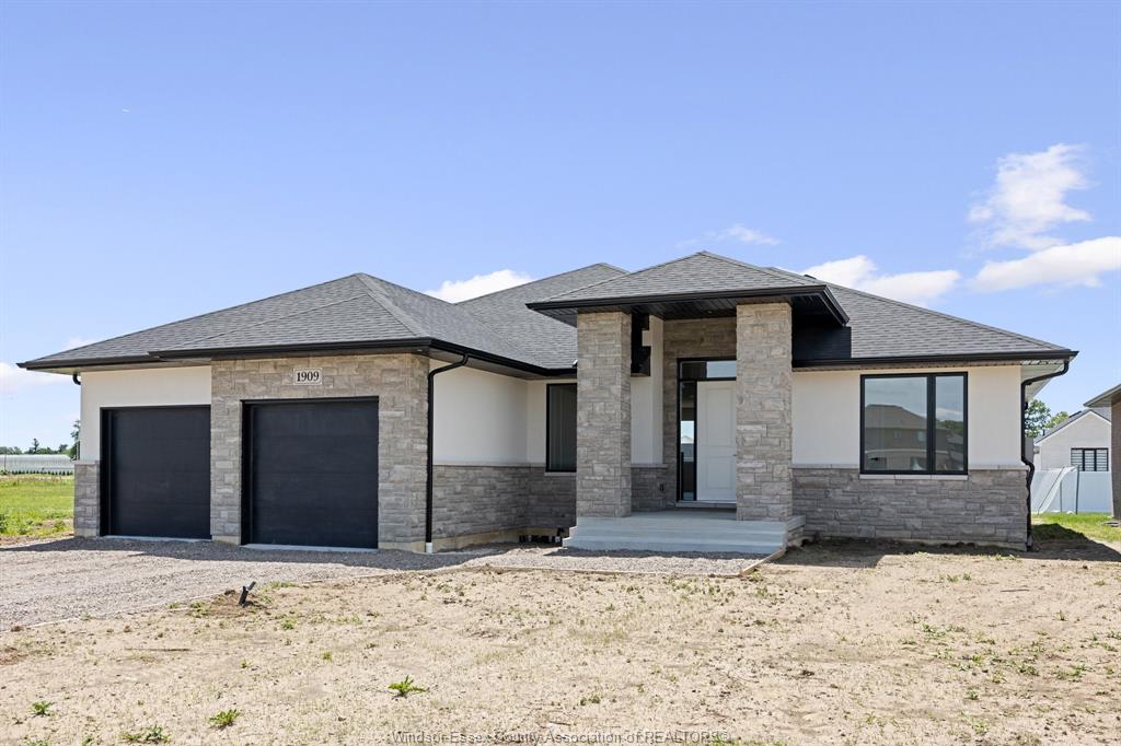 1909-sannita-avenue-kingsville-ontario-26015329