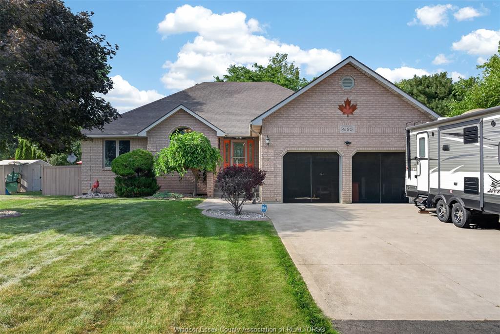 4160-baseline-windsor-ontario-26015337