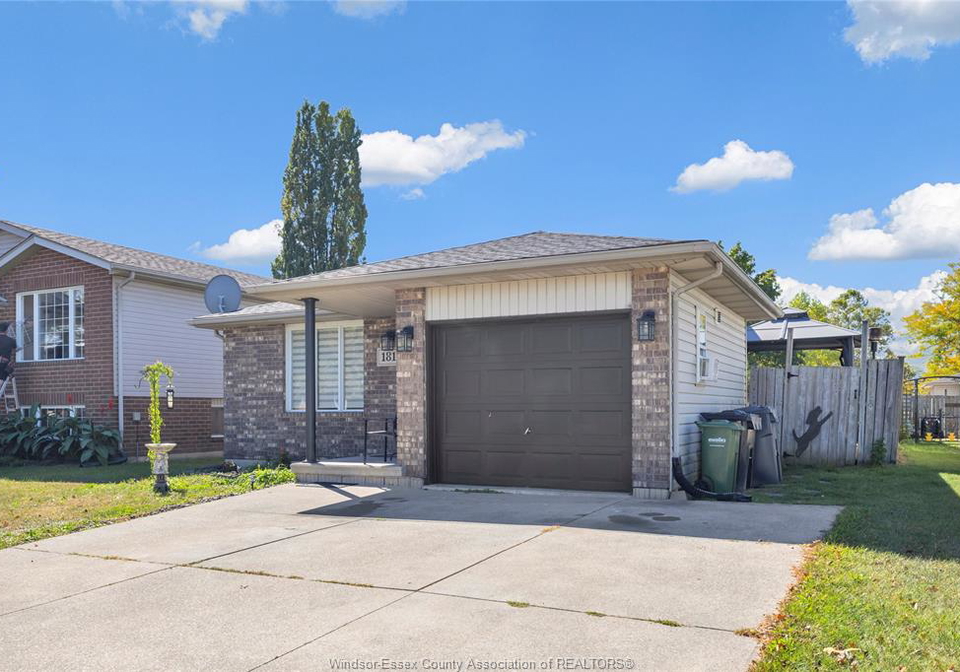 1812-vicky-circle-windsor-ontario-26015338