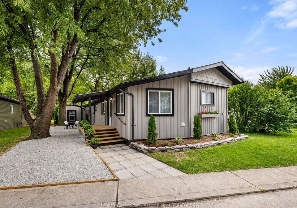 162-michael-drive-lakeshore-ontario-26015352