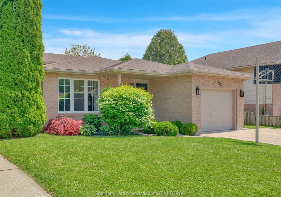 23-carolinian-place-chatham-ontario-26015360