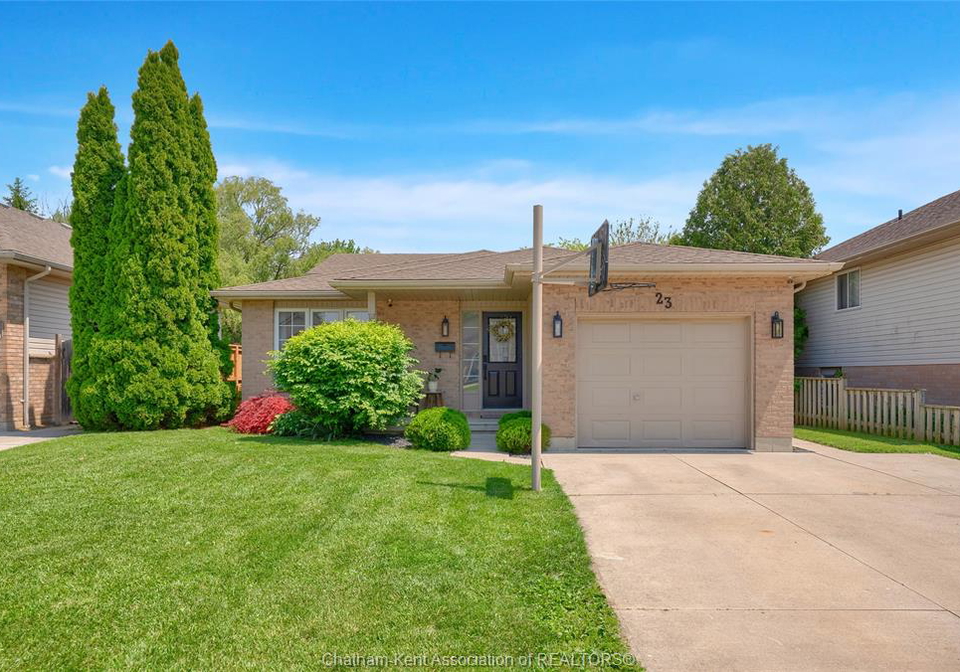 23-carolinian-place-chatham-ontario-26015360