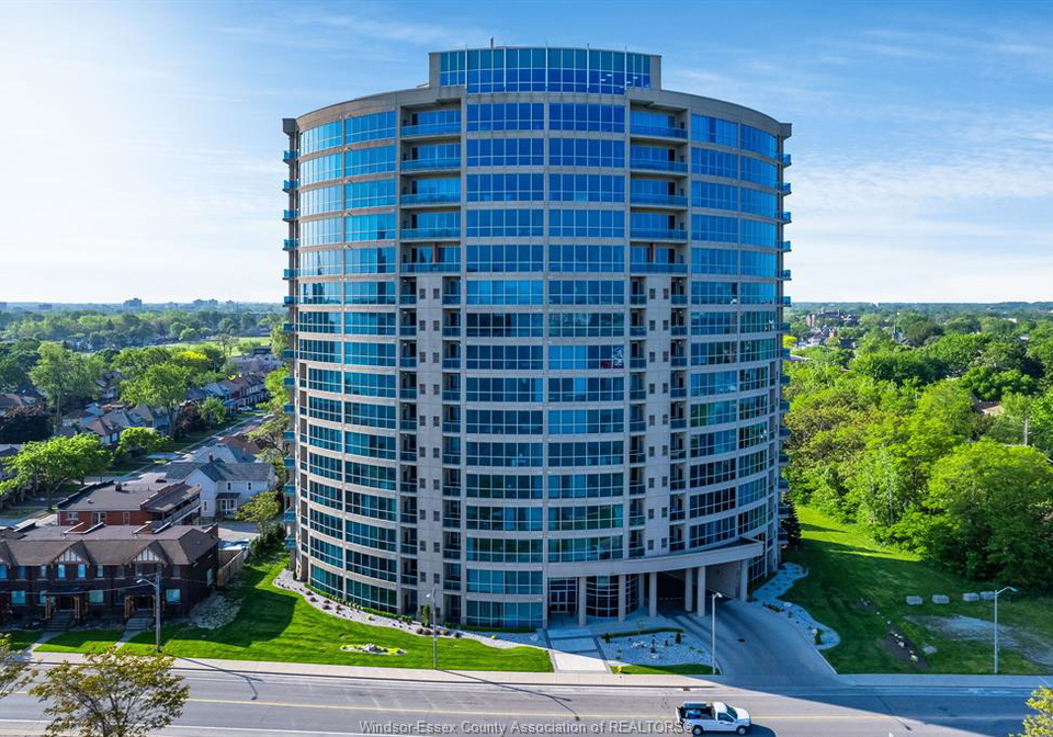1225-riverside-drive-windsor-ontario-26015364