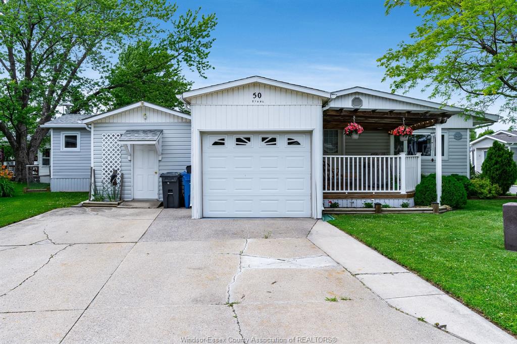 50-diane-essex-ontario-26015380