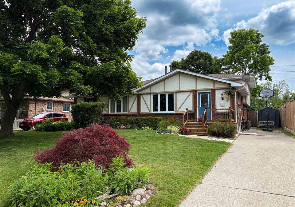 2623-kaymar-crescent-sarnia-ontario-26015410