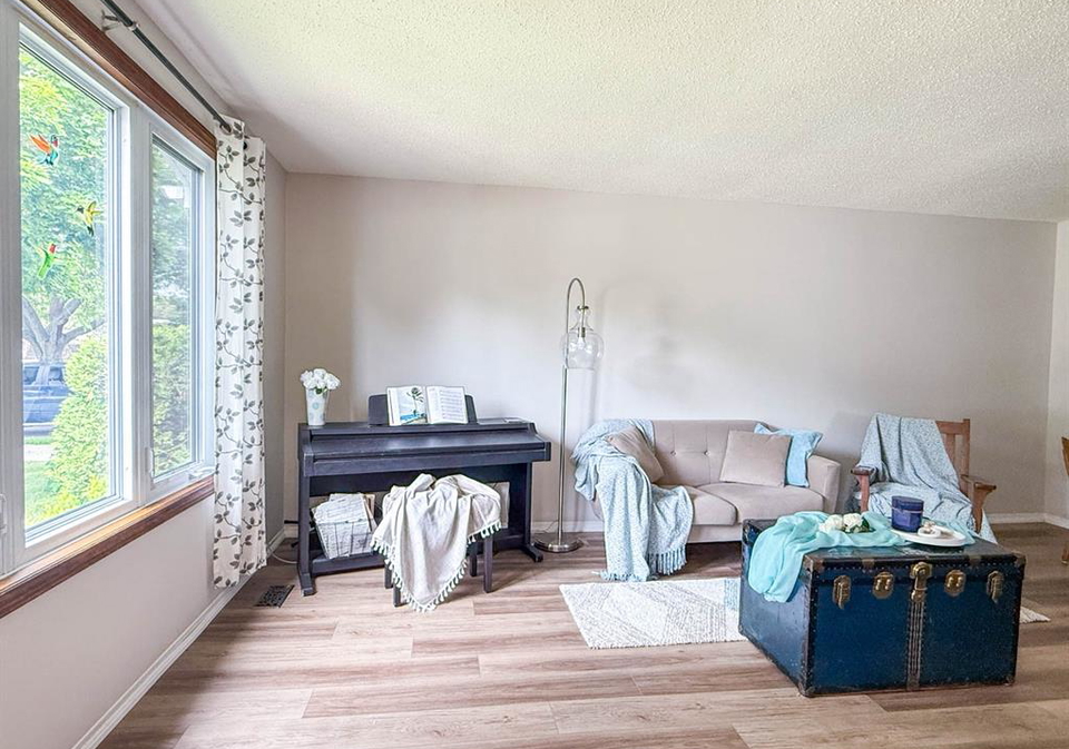 2623-kaymar-crescent-sarnia-ontario-26015410