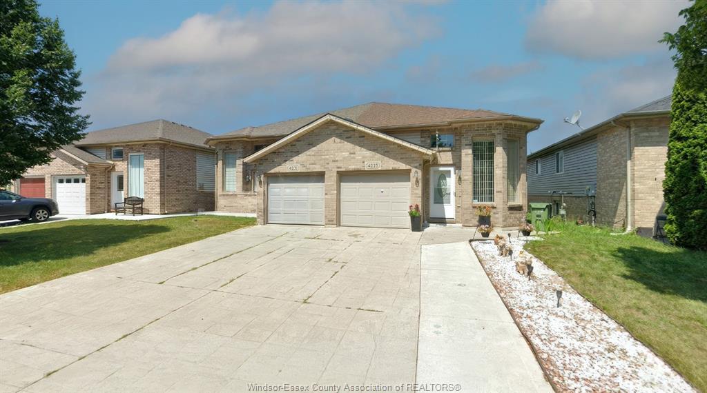 4231-whiskey-avenue-windsor-ontario-26015415