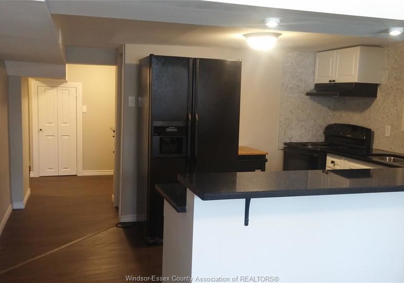 702-lincoln-road-windsor-ontario-26015468