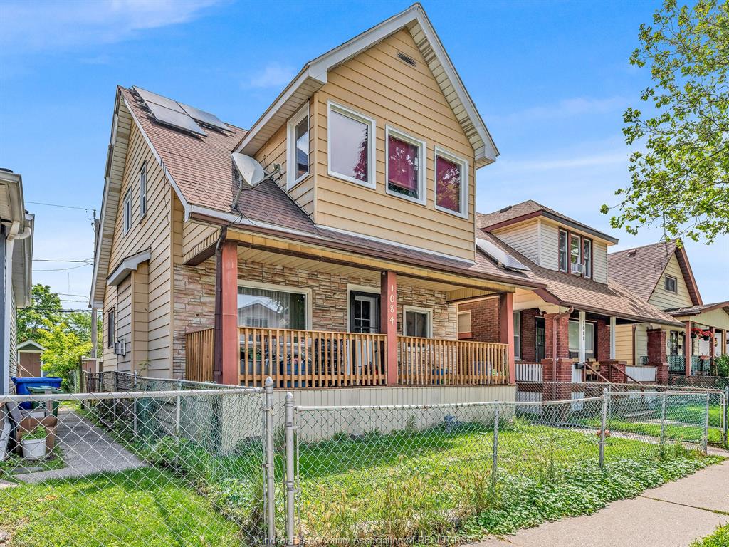 1084-hickory-windsor-ontario-26015490