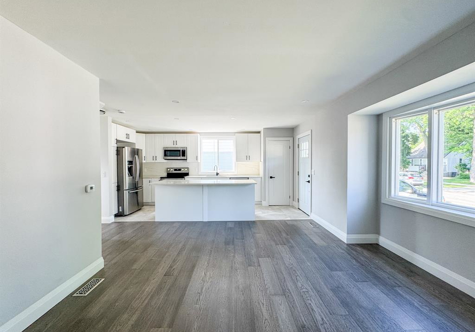 1774-olive-windsor-ontario-26015493