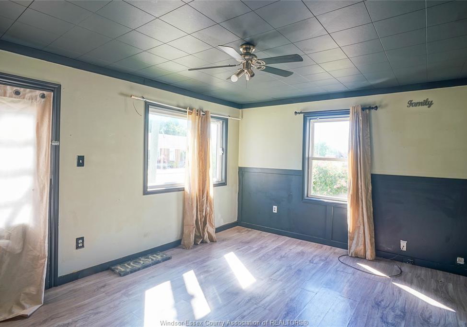 16-mcnaughton-avenue-wallaceburg-ontario-26015494