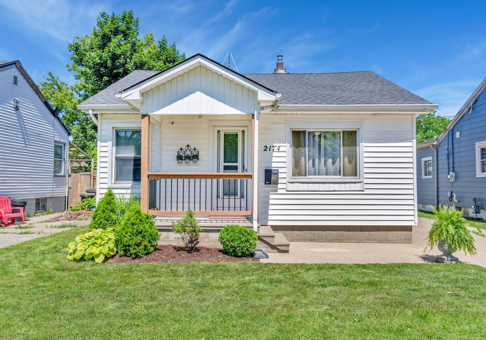 2174-forest-avenue-windsor-ontario-26015496
