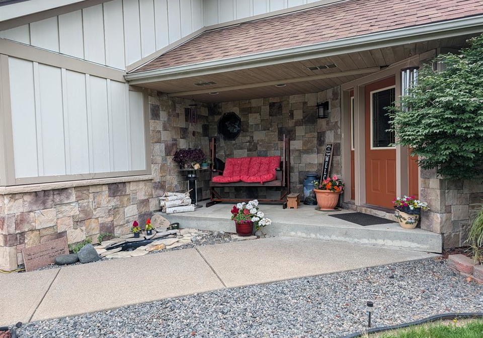 5975-malden-maidstone-ontario-26015497