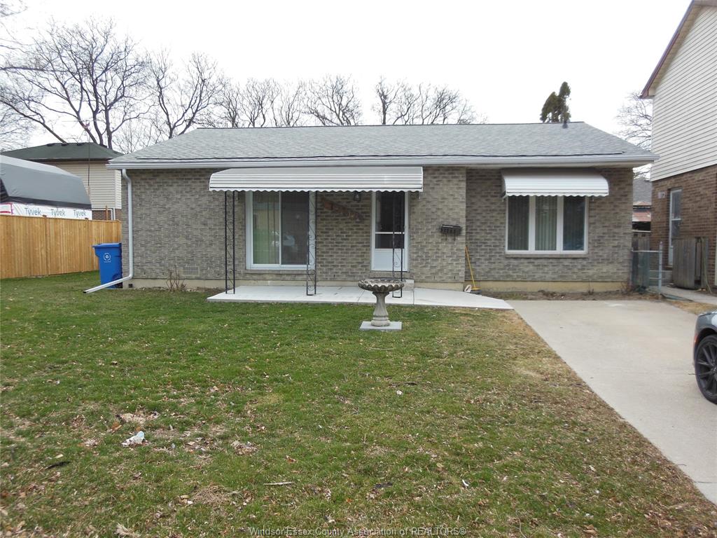 1262-cottage-windsor-ontario-26015508