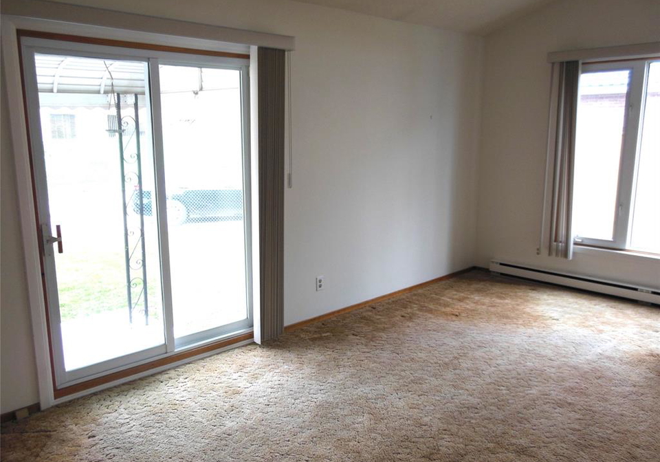 1262-cottage-windsor-ontario-26015508