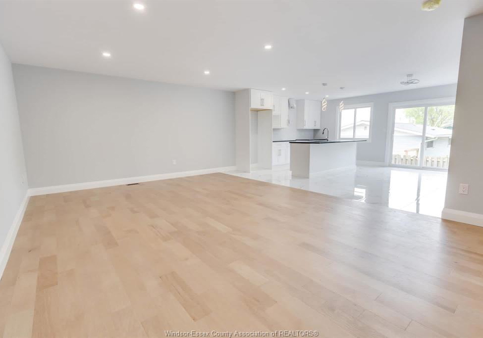 130-angelo-avenue-lasalle-ontario-26015512