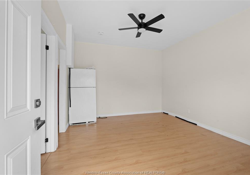 939-wyandotte-street-east-windsor-ontario-26015519