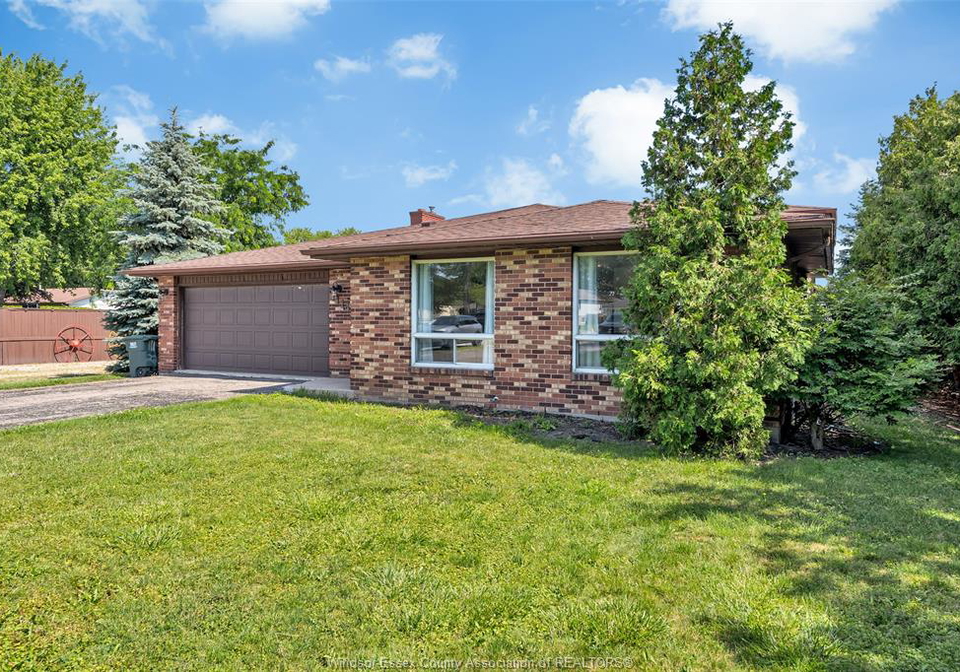 1114-county-road-22-lakeshore-ontario-26015522