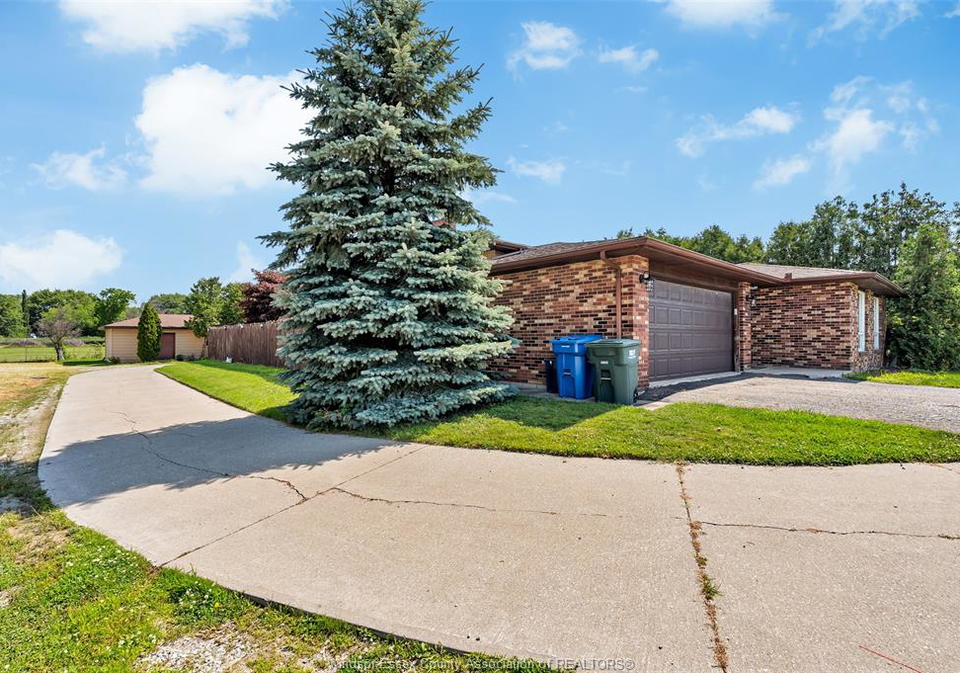 1114-county-road-22-lakeshore-ontario-26015522