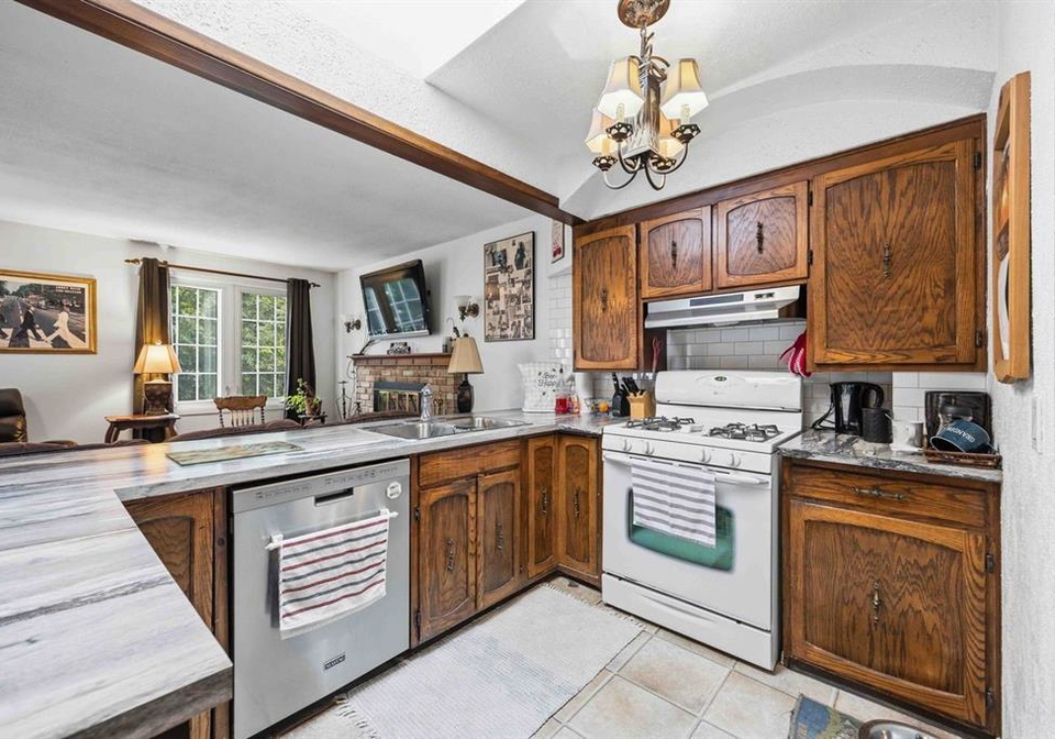 1207-echo-road-sarnia-ontario-26015555