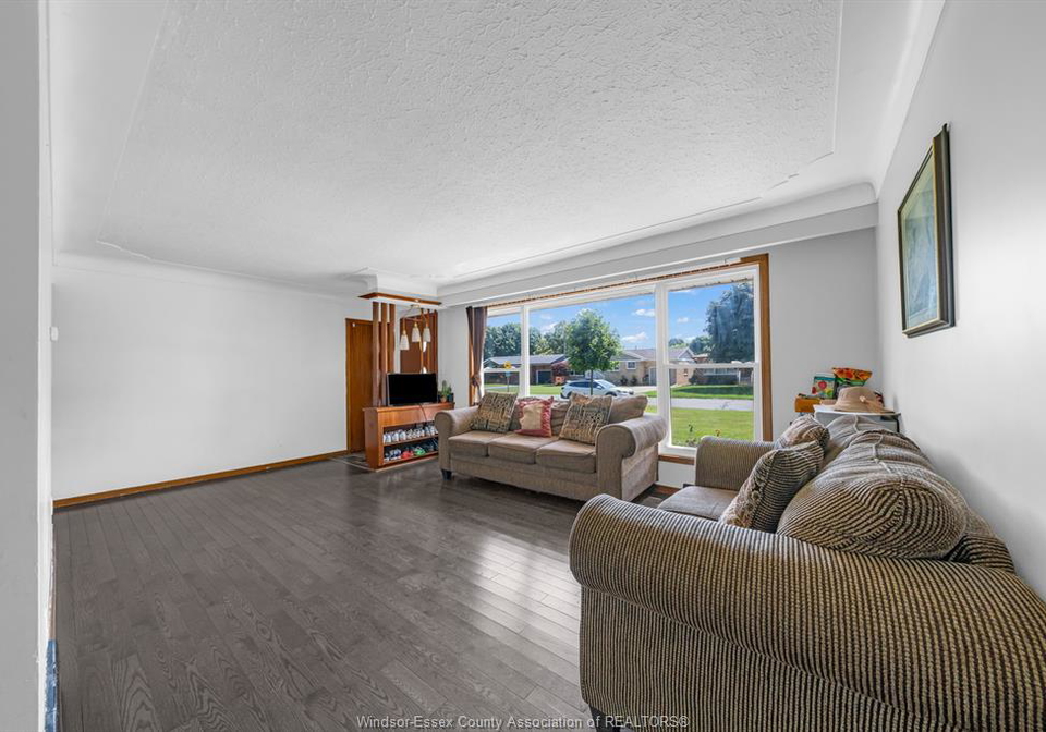 71-danforth-avenue-leamington-ontario-26015571