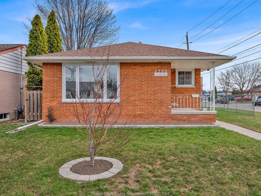 1290-matthew-brady-boulevard-windsor-ontario-26015575