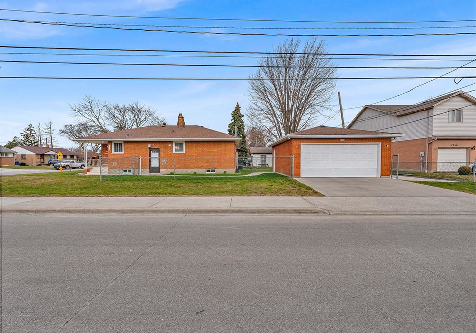 1290-matthew-brady-boulevard-windsor-ontario-26015575