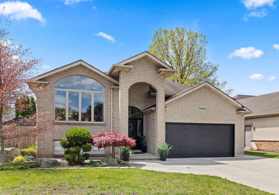 5989-rosewood-crescent-lasalle-ontario-26015577
