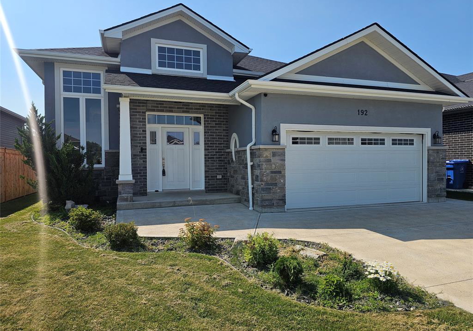 192-lennox-avenue-essex-ontario-26015578