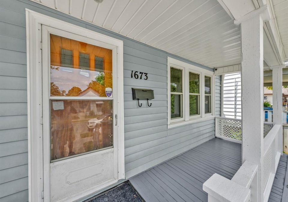 1673-cadillac-street-windsor-ontario-26015580