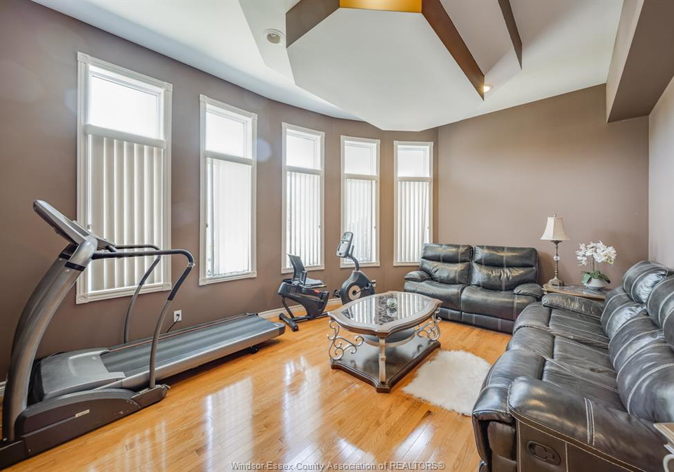 500-clydesdale-lakeshore-ontario-26015584