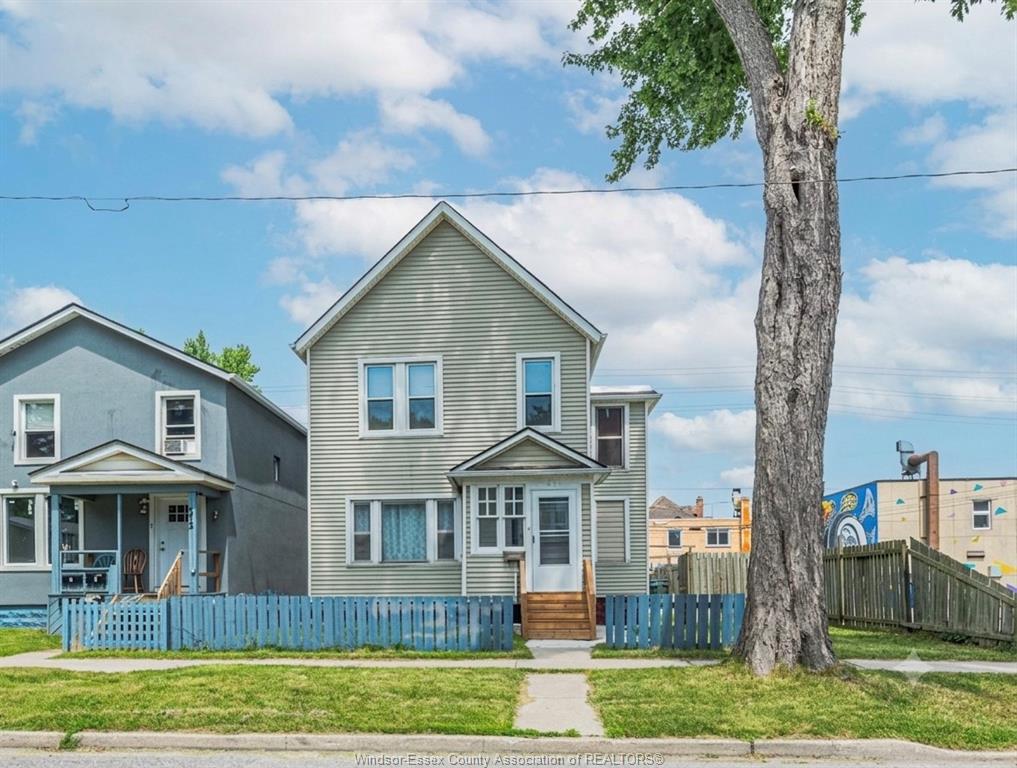 576-janette-windsor-ontario-26015592