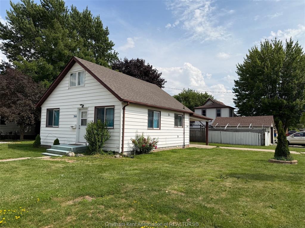 700-wallace-street-wallaceburg-ontario-26015613