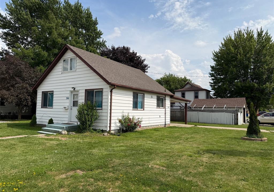 700-wallace-street-wallaceburg-ontario-26015613