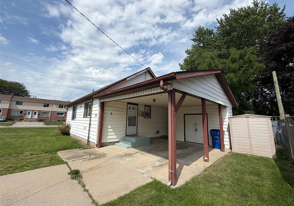 700-wallace-street-wallaceburg-ontario-26015613
