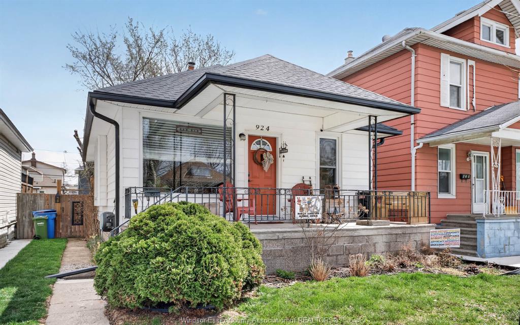 924-marentette-avenue-windsor-ontario-26015618