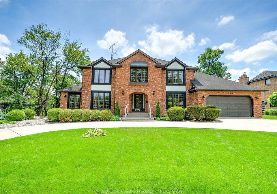 295-elmgrove-lakeshore-ontario-26015624