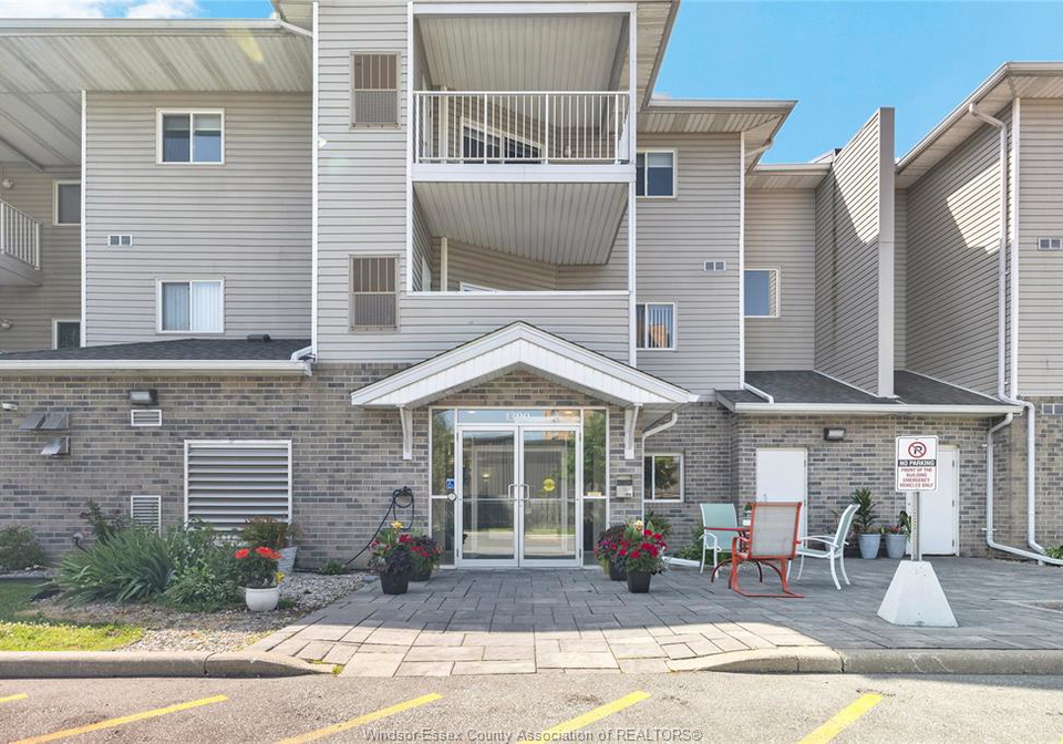 1390-lauzon-rd-windsor-ontario-26015627