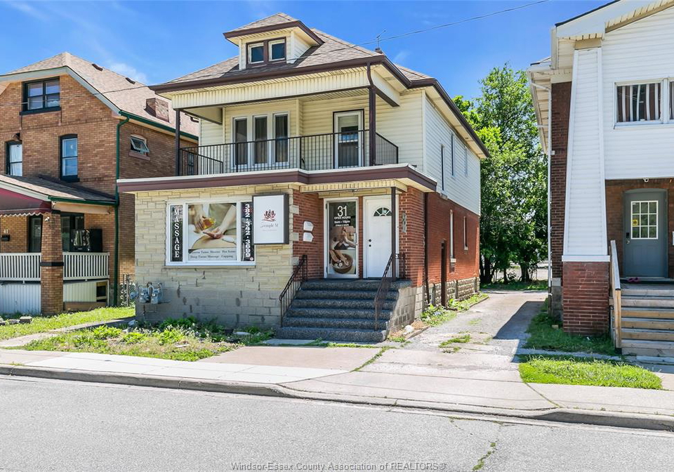 31-33-giles-east-windsor-ontario-26015639
