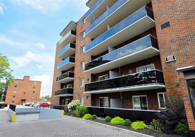 3905-riverside-drive-east-windsor-ontario-26015641