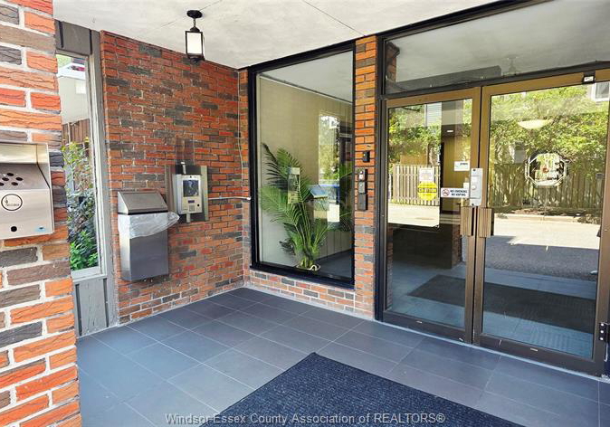 3905-riverside-drive-east-windsor-ontario-26015641