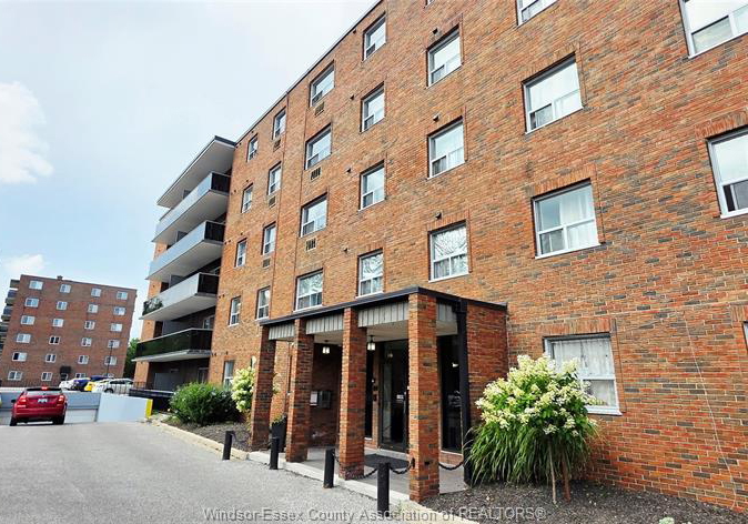 3900-wyandotte-street-east-windsor-ontario-26015652
